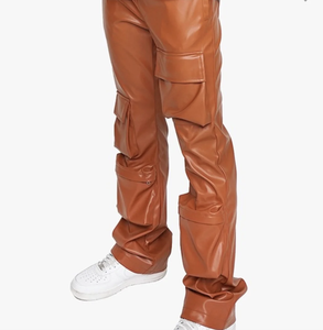 Ensemble survêtement en cuir personnalisé avec veste matelassée brodée et pantalon cargo évasé superposé pour hommes NOIR MARRON - Product Image 4