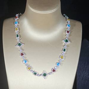 Elegante Cadena de Piedras Multicolores en Engaste Chapado en Rodio con Detalles de Diamantes Moissanite, Joyería de Lujo para Bodas y Fiestas - Product Image 5