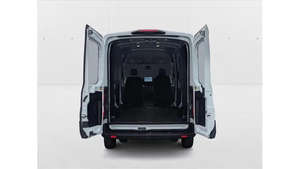 รถตู้ขนส่ง E-Transit Cargo Van T-350 ปี 2023 หลังคาขนาดกลาง 148 นิ้ว น้ำหนักบรรทุกรวม 9500 ปอนด์ ขับเคลื่อนล้อหลัง สภาพดี ใช้งานน้อย - Product Image 4