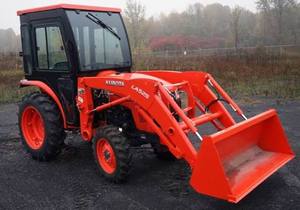 Tracteurs agricoles compacts Kubota L3301 d'occasion haute performance, 4x4, moteur diesel, avec une construction robuste et un fonctionnement fiable - Product Image 2