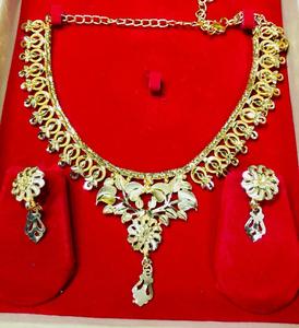 Pendientes de mariposa con plataforma de oro de 18K para niña y mujer, joyería italiana de Alemania, España, Suiza - Product Image 6