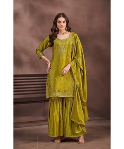 Caftan marocain de luxe pour femmes en tissu satiné perlé avec broderie ouverte élégante et robe de soirée formelle et modeste - Product Image 1