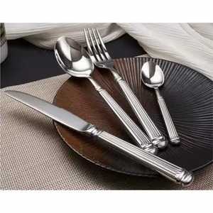 Ensemble de couverts de luxe de haute qualité, design dernier cri, fabriqué à la main, best-seller, pour la décoration de la salle à manger - Product Image 1