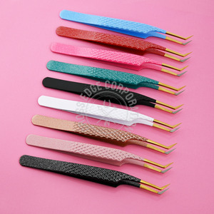 Meilleures pinces à épiler à pointe en fibre dorée à 45 degrés pour extensions de cils, pinces classiques pour isolation et volume - Product Image 1