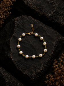 Brass Shell Pearl Green Glass Bead Bracelet | Gold Tone Stackable Chain Bracelet - Product Image 3