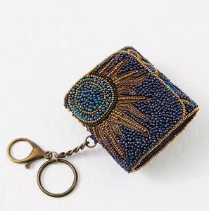 Estuche para AirPods con Cuentas de Semillas Hecho a Mano Creativo con Impresión de Grabado, Diseño Elegante Ecológico e Impermeable para Regalos - Product Image 1