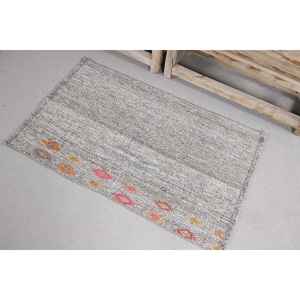 Alfombra Turca Vintage, Alfombra Pequeña de 2.2x3.37 pies, Alfombra de Lana con Diseño Floral en Gris y Rojo - Product Image 1