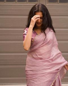 Saree numérique imprimé floral à la demande de haute qualité pour les vêtements ethniques indiens des femmes au prix de gros du fournisseur indien - Product Image 3