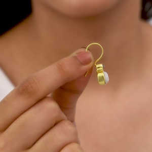 Boucles d'oreilles pendantes de luxe en zircon doré - Product Image 2