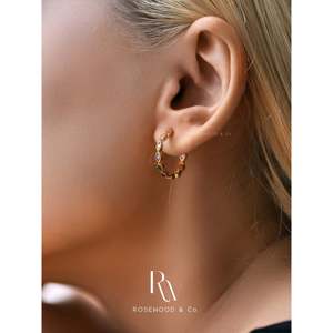 ต่างหูห่วงประดับเพชรสีรุ้งหลากสีสัน ดีไซน์เก๋ไก๋ ประกายวิบวับ เหมาะเป็นของขวัญสำหรับเธอ - Product Image 6