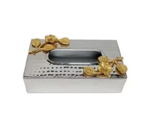 Cajas de pañuelos de metal de nuevo aspecto asequibles con elementos de diseño atractivos para configuraciones de decoración de hogar u oficina de lujo - Product Image 1