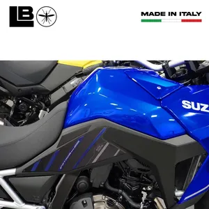Protezioni Impermeabili 3D Sottosella per Suzuki V-Strom 800SE, Adesivi Serbatoio Personalizzati con Logo, Decorazione Moto - Product Image 3