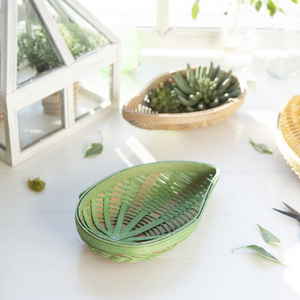 Nouvelle arrivée assiettes en bois naturel faites à la main pour la décoration de la maison, assiettes décoratives colorées fabriquées au Vietnam en gros - Product Image 1