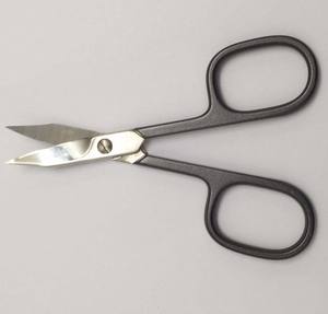 Manicura pedicura cuidado de uñas Tijeras de uñas Industria directa Tijeras de uñas curvas de acero inoxidable fabricadas en Pakistán con nuevo diseño - Product Image 3