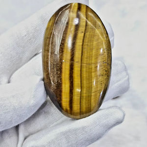 Piedra de Palma de Cristal Curativo de Ojo de Tigre, para el Coraje, la Confianza, Atraer Oportunidades Positivas, la Suerte, la Abundancia, el Equilibrio Energético - Product Image 1