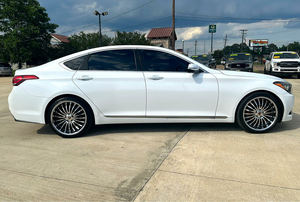 Super affaire.. Hyundai Genesis 3 d'occasion. 8 A W D - Product Image 3