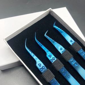 Pinzas de pestañas curvas de volumen rusas de Plasma azul con logotipo personalizado de alta calidad, venta al por mayor, fibra de agarre de corazón de acero sostenible en punta - Product Image 5