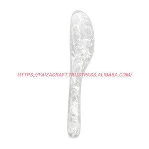 Cuchillo para queso de acero con mango de madera de resina Goldie - Product Image 2