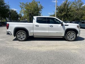 Bianco usato 2022 GMC Sierra 1500 Denali Crew cabin 4WD con cerchi in lega in pelle sistema di navigazione telecomando Start Ultimate Package - Product Image 3