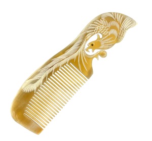 Peigne en corne de buffle avec sculpture et gravure 3D pour les soins des cheveux et une qualité supérieure élégante - Product Image 2