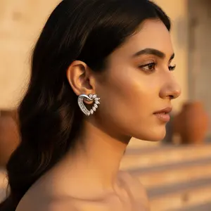 Pendientes de Botón Elegantes para Mujer con Forma de Corazón de Plata, Oro Rosa, Oro Blanco con Circonita, Chapados en Oro, Estilo Moderno para Compromiso - Product Image 2