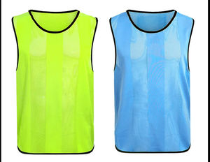 Vente directe d'usine gilet d'entraînement de football personnalisé et bavoirs en maille 100% polyester respirant maillots de football à séchage rapide - Product Image 3