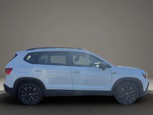 SUV T-AOS 2022 d'occasion, boîte de vitesses à double embrayage 7 rapports, moteur 1.5L, transmission intégrale 14, consommation de carburant combinée, S 4MOTION, extérieur blanc I - Product Image 4