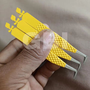 Cils de haute qualité en acier inoxydable jaune, pointus, anti-magnétiques, à 90 degrés, avec design Tweety sur le côté arrière, effet volume. - Product Image 1