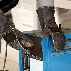 Guantes de soldadura de cuero de piel de oveja amarilla de alta resistencia al desgaste, guantes de jardín de seguridad laboral anticortes, ropa de trabajo al por mayor de China - Product Image 2