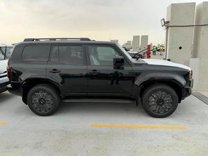 Toyota Prado 7 posti, cambio automatico, motore a combustione interna, potenza 200-350 CV - Product Image 4