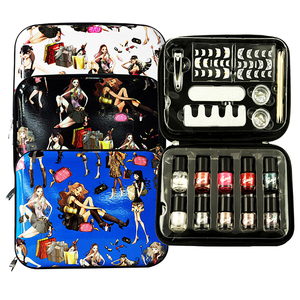 Set Regalo Custodia per iPad con Strumenti Misti per Trucco e Cura delle Unghie - Kit Manicure - Product Image 1