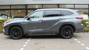 SUV hybride AWD de taille moyenne Highlander 2024 d'occasion (2.5L) - Product Image 6