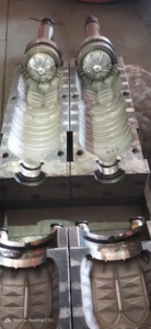 แม่พิมพ์เป่าขวดพลาสติก PET สำหรับน้ำแร่หรือน้ำผลไม้และขวดเครื่องดื่มอัดลม - Product Image 4