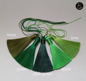 Pompon en rayonne douce pour bracelet, boucles d'oreilles, collier, porte-clés, accessoires de bricolage, léger, coloré, fournisseur personnalisé - Product Image 3