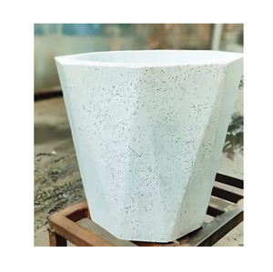 Jardinera de cerámica sencilla en tonos neutros suaves ideal para estantes de alféizar o arreglos de plantas de mesa en casa - Product Image 4