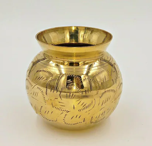 Kalash en laiton décoratif fait à la main-Idéal pour les rituels hindous, la décoration de temple et les cadeaux de bon augure Prix d'usine direct en gros - Product Image 1