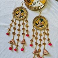 Dekorierte MDF-Basis Radha/Krishna hängen verschiedene Design Wandbehang Tür hängen für Pooja Dekoration Kultur programm