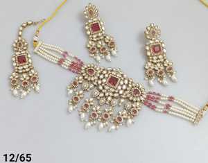 Collier ras du cou indien avec boucles d'oreilles et Mangtika pour femme Design de fleurs superbe zircon cubique fabriqué à la main - Product Image 2