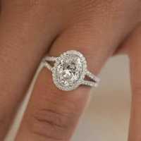Bague tendance personnalisée ovale en or jaune massif 14 carats avec halo de diamants simulés, tige fendue, clarté VVS, certifiée IGI, créée en laboratoire