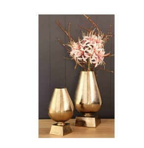 Juego de artículos decorativos de la mejor calidad de alta venta/2 florero de aluminio fundido para decoración del hogar con acabado plateado y diseño elegante - Product Image 2
