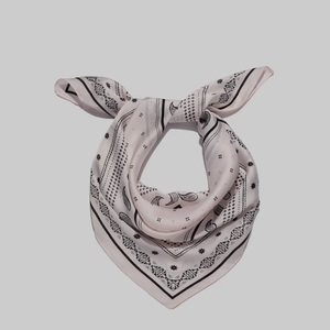 ผ้าพันคอผ้าฝ้ายสี่เหลี่ยมหรูหรามีโลโก้ที่กำหนดเองน้ำหนักเบาพร้อมหมวกสินค้าที่ดีที่สุด MOQ ต่ำรวมถึงผ้าพันคอผ้าไหมอื่นๆ - Product Image 3