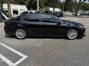 Usado 2023 T * oyota Camry LE - Product Image 3