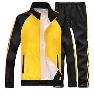 Conjunto de sudadera con capucha y pantalones de chándal acampanados de algodón con estampado de abullonado personalizado OEM, chándal para hombre, chándales transpirables - Product Image 1