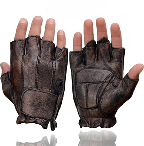 Elegantes guantes de conducción con ajuste a medida suave al tacto y agarre fuerte diseñados para la comodidad y el estilo en cada conducción - Product Image 6