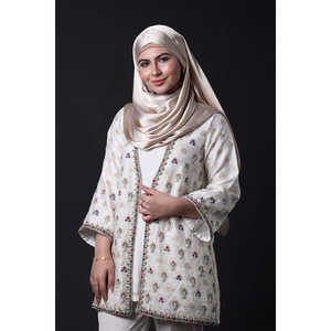 Ensembles de costumes pour femmes Golden Pearl, élégants et luxueux - Product Image 5