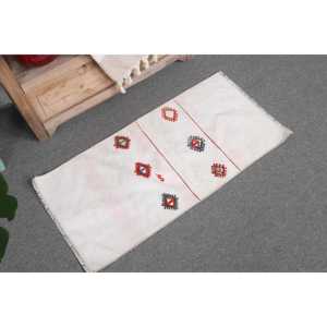 พรมวินเทจตุรกีขนาดเล็ก 1.5x3 ฟุต สีขาวลายดอกไม้สีแดง - Product Image 4