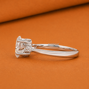 Bague de fiançailles en diamant de laboratoire ovale de 1,00 carat, diamants marquise et ronds sur les côtés, bague à 7 pierres, bague de mariage pour femme, demande en mariage unique - Product Image 3