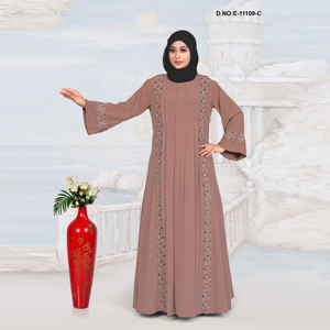 Abaya plissée en satin brodé à manches longues, coupe droite et longueur ras du sol, pour femme, idéale pour les soirées. - Product Image 3