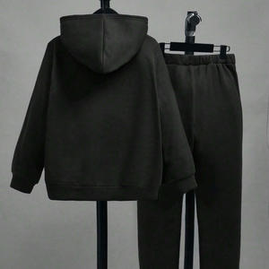 Survêtement pour enfants avec étiquettes de marque personnalisées polaire douce et respirante design tendance coutures durables impression par sublimation commandes en gros - Product Image 3