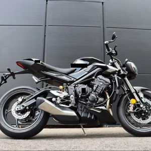 Disponible Triple 765 (Motocicleta) Nuevo - Product Image 1